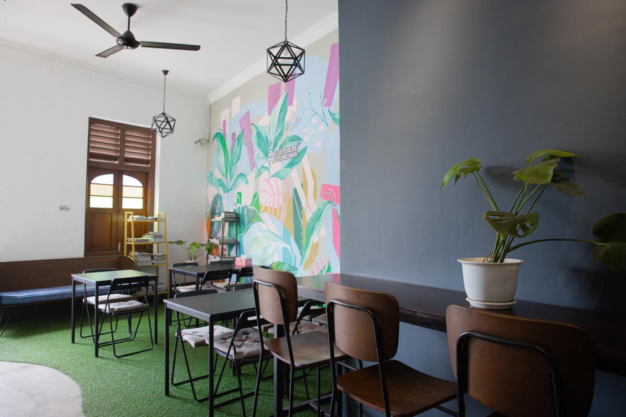 Sleep Here Hostel, Melaka Exterior photo